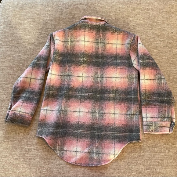 M/L Shirt Jacket - Picture 2 of 7